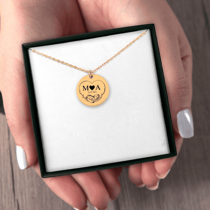 Halskette mit Initialen „Ewige Liebe“